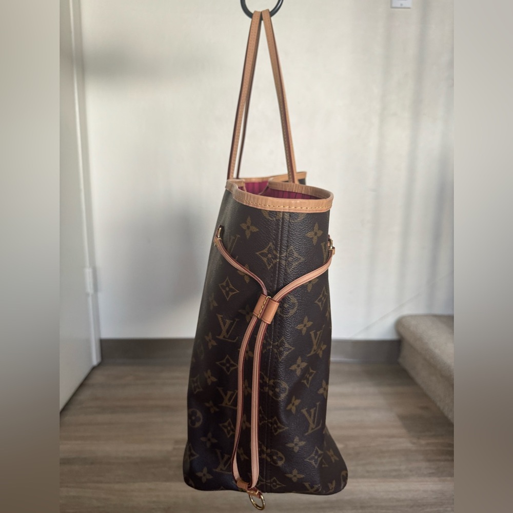Louis Vuitton Neo Neverfull
Monogram (Without Pouch) MM Pink Lining - Picture 14 of 14
